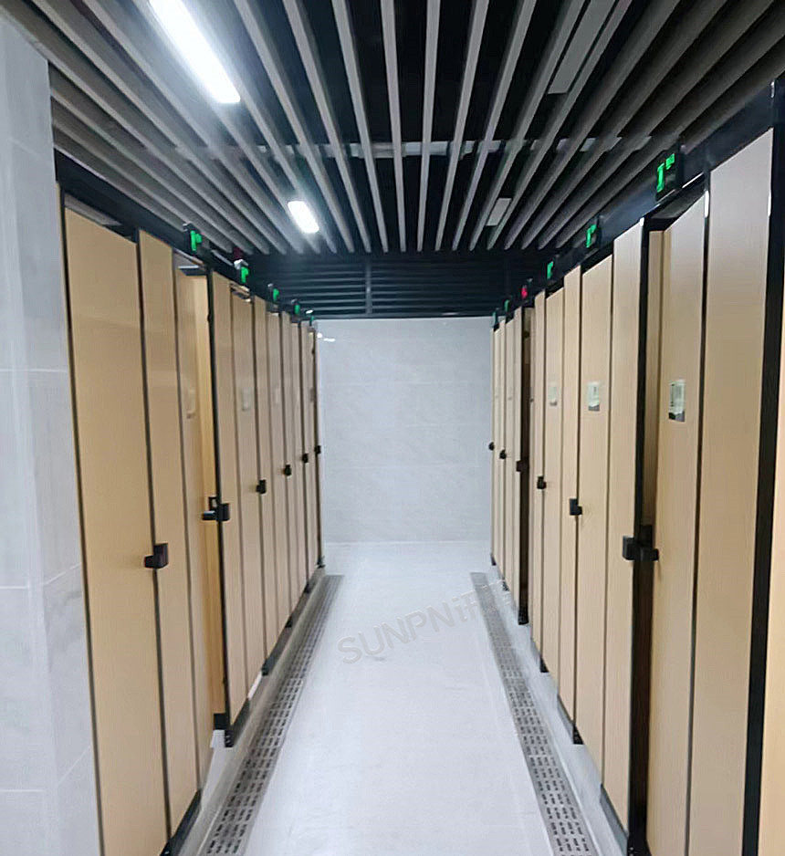 讯鹏科技智慧公厕系统-厕位指示牌安装展示