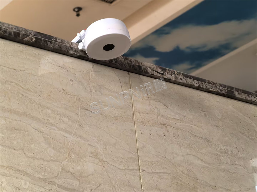 讯鹏智慧公厕-激光人体感应器安装效果