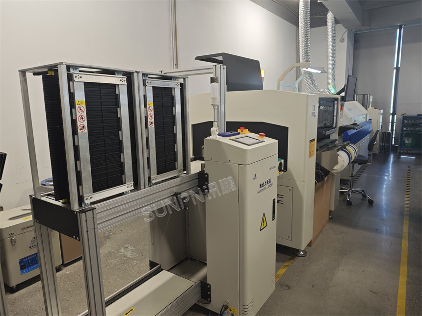 讯鹏科技网络同步时钟生产现场