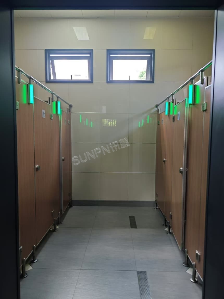 讯鹏智慧公厕-有无人一目了然